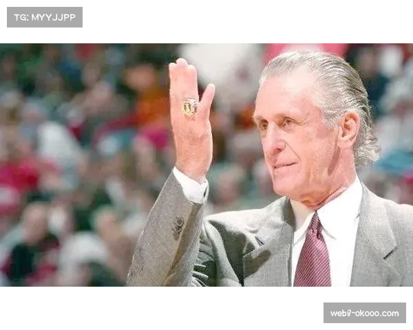 现场致敬:热火队在主场为已故传奇经理帕特·莱利举行雕像揭幕仪式。